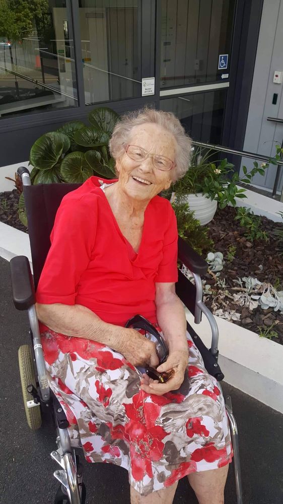 Notice for Elizabeth Theresia Nieuwenbroek