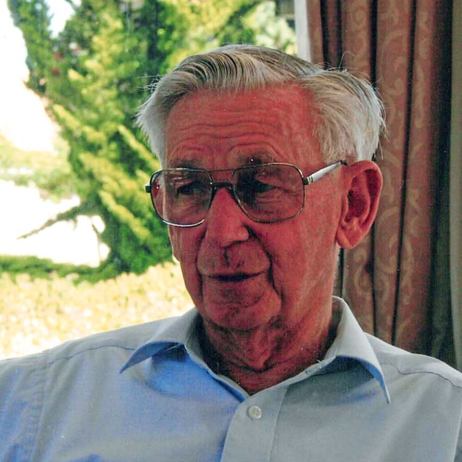 Notice for Errol Lochead